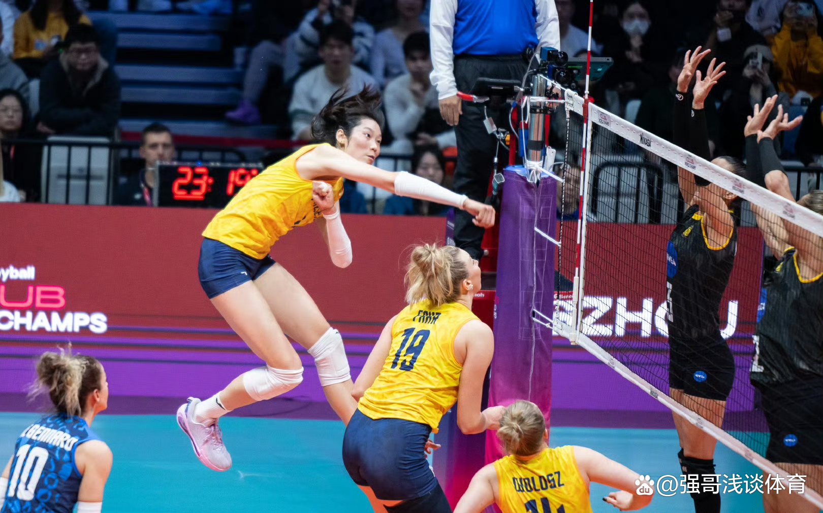 关于最刺激瞬间：比赛中的绝妙配合令观众惊叹的信息