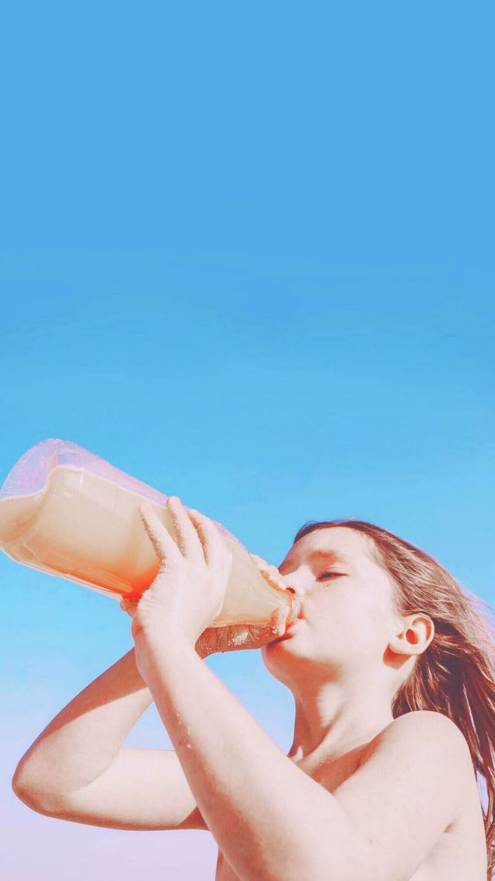 电子竞技足球比赛成为新潮流，吸引大批年轻观众，电竞足球项目