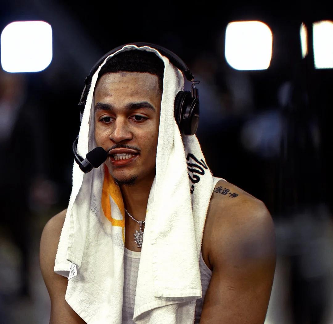 开云体育:勇士队格林：如何继续保持对胜利的渴望，克服困难，带领球队走向胜利，创造更多辉煌？的简单介绍